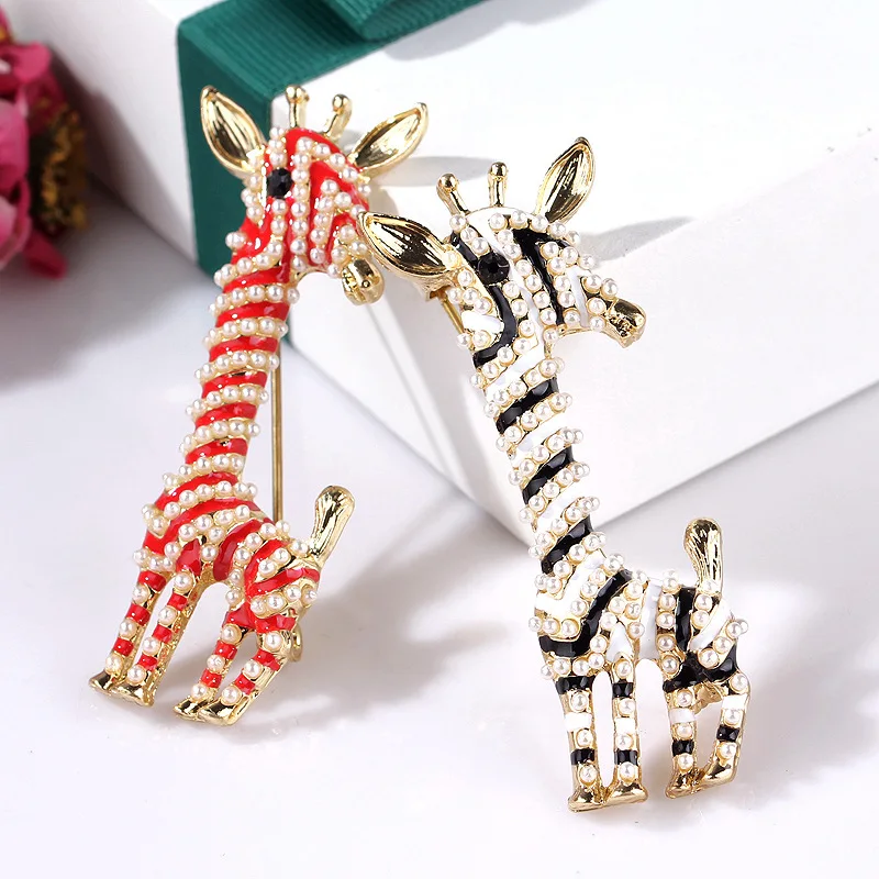 Cute Fashion Suite Jewelry Accessories Enamel Metal Alloy Suite Shoulder Lapel Pins Cartoon Pearl Giraffe Brooch