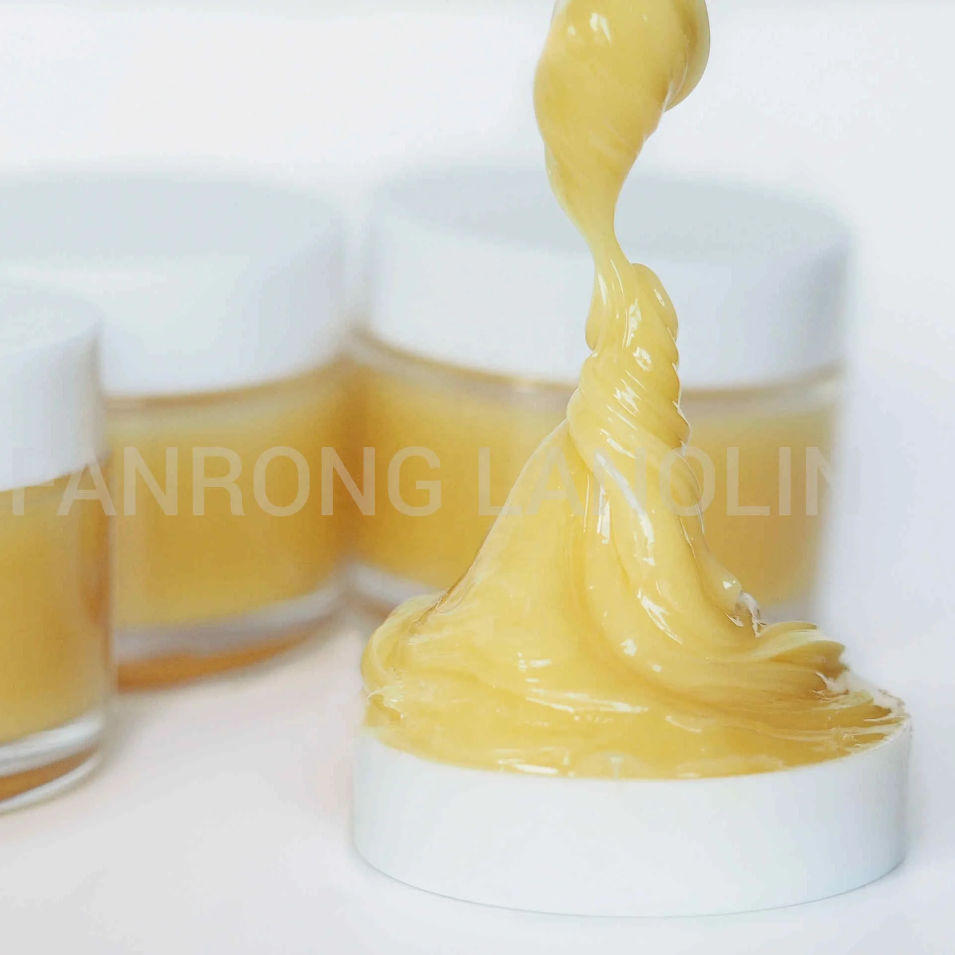 China Manufacturer Bulk Supply Pharmaceutical Grade Wool Wax Ultra USP 43 Lanolin Anhydrous Lanolin Cas 8006-54-0
