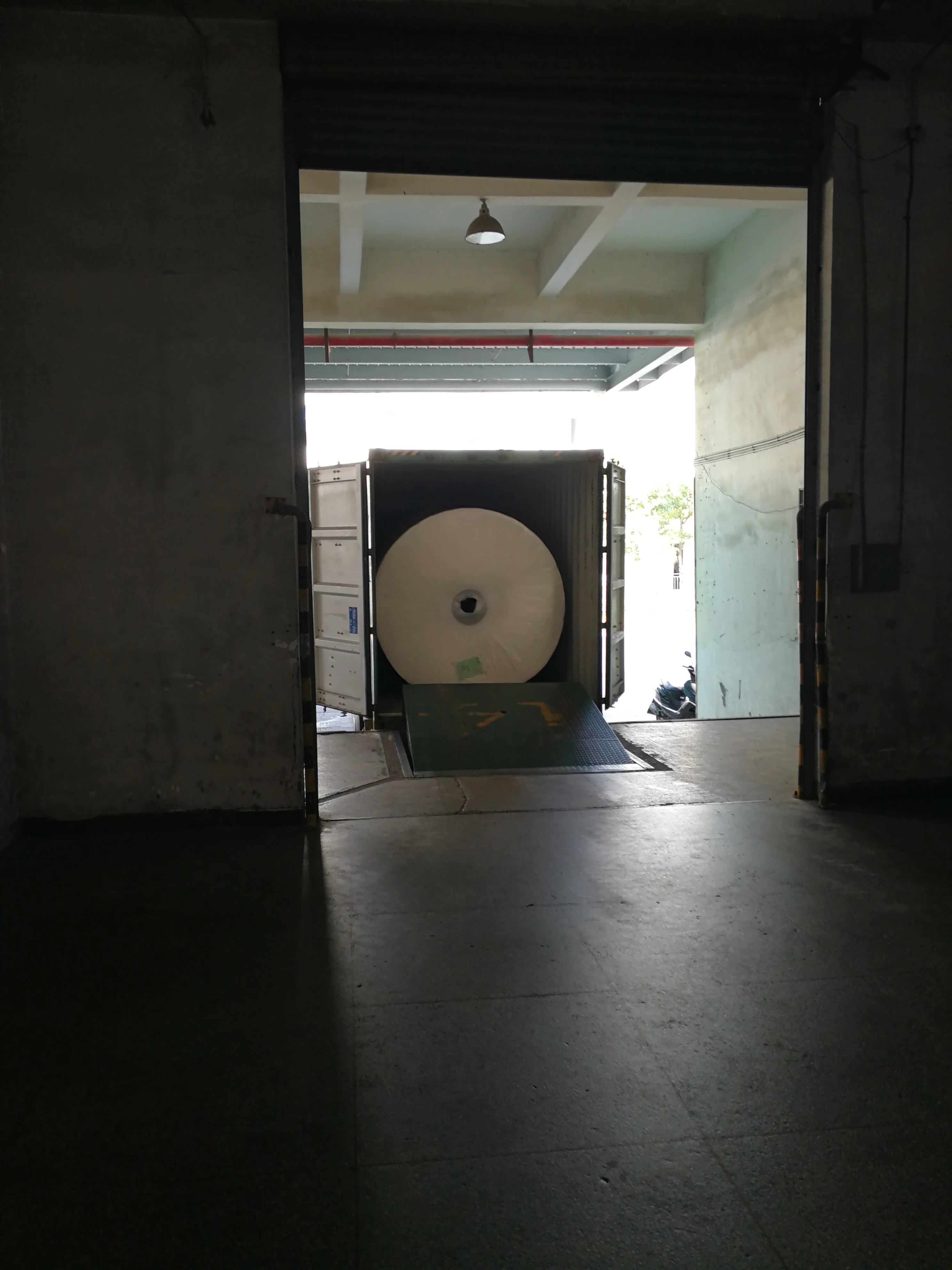 Рулонные бумажные салфетки jumbo из Бразилии, рулонные бумажные салфетки Jumbo Туалетная рулон Sopanusa