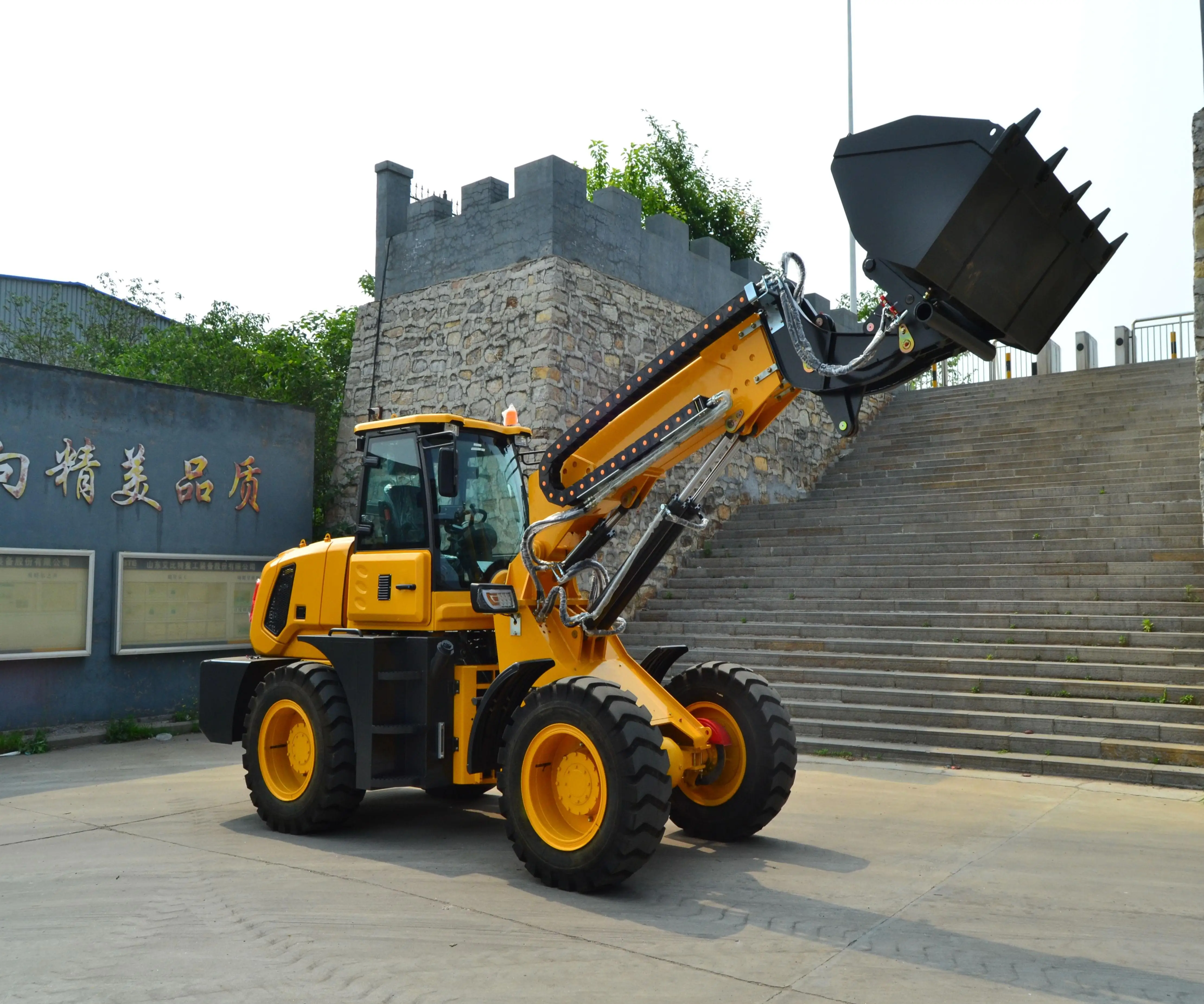 Heracles 3 Ton Mini Telehandler Diesel Engine Telescopic Wheel Loader EURO5 Front Loader Bucket Gearbox Pump