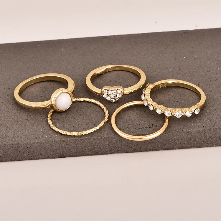 Wholesale Antique Gold Women Unusual Costume Jewelry Rings Set Fashion Popular Pearl Heart Combination Joint Ring Set