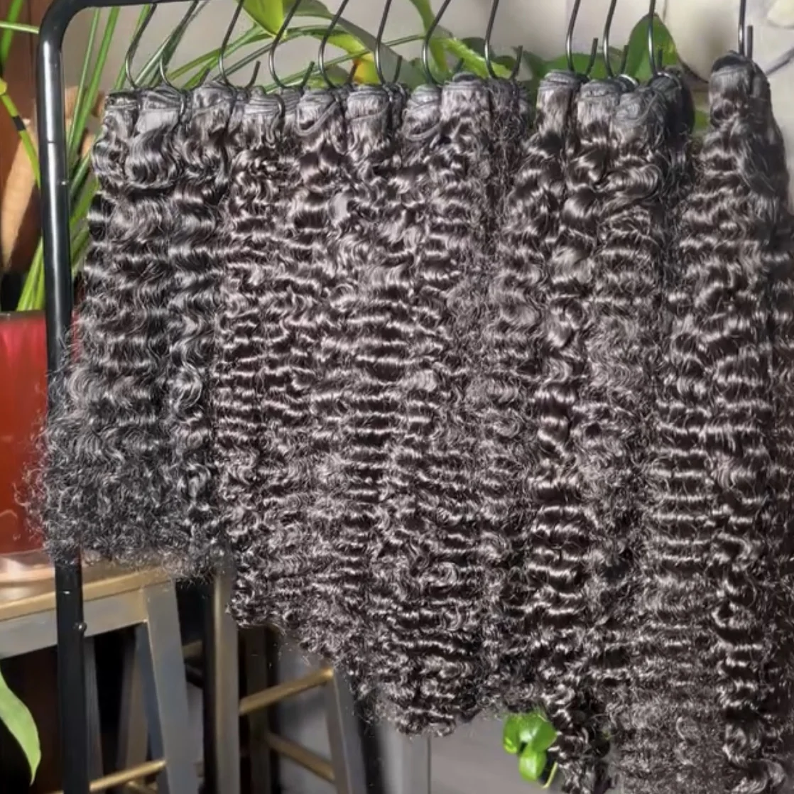 Необработанные натуральные волосы для наращивания выровненные кутикулы оптовая продажа бирманские вьющиеся пряди париков поставщик