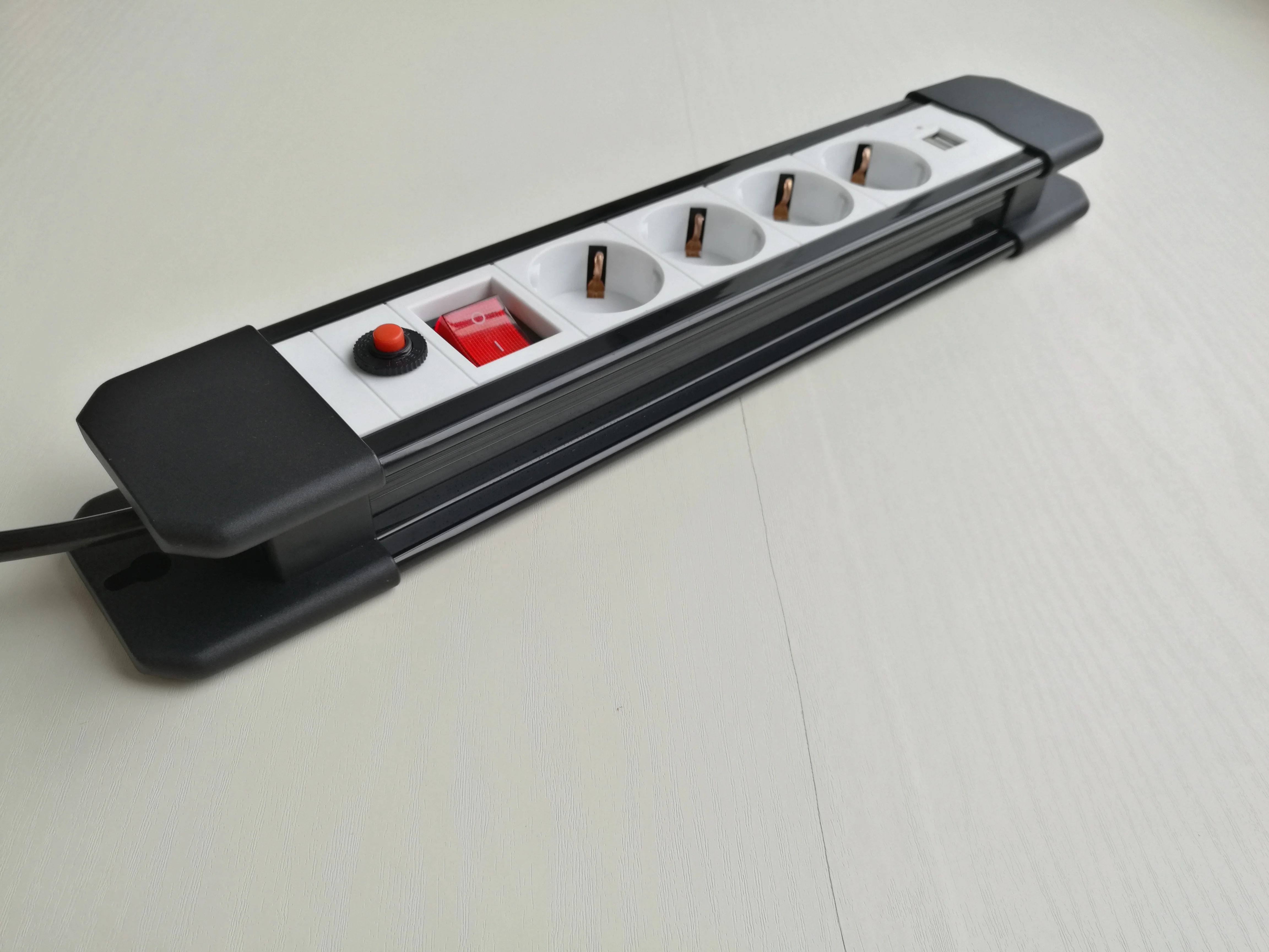 German EU 4 Outlets with Usb Power Extension Cord with Surge Protector Overload Protector Power Strip 16A Extension Socket White