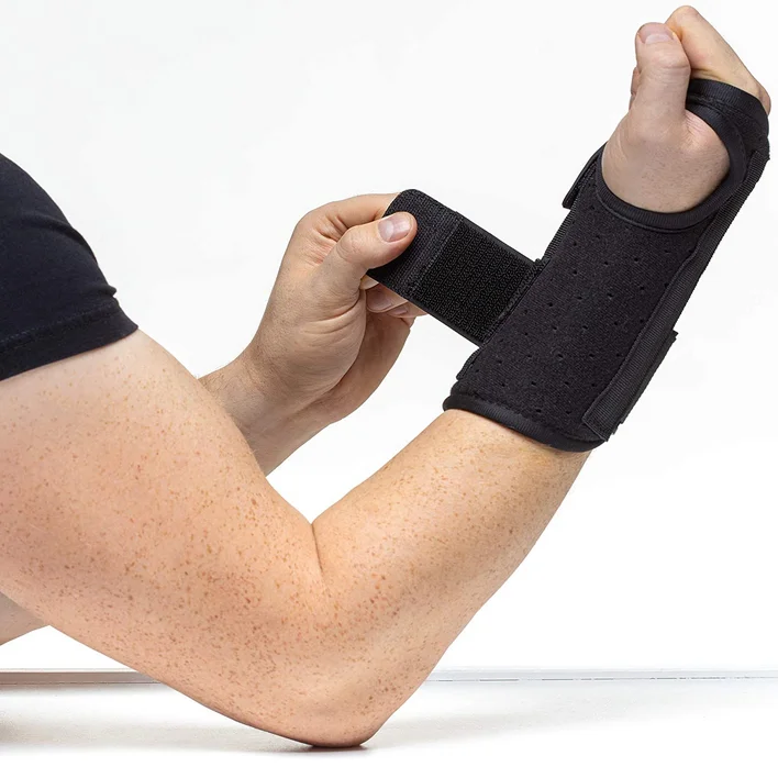 Carpal Tunnel Wrist Brace with Metal Wrist Splint for Hand and Wrist Support and Tendonitis Arthritis Pain Relief