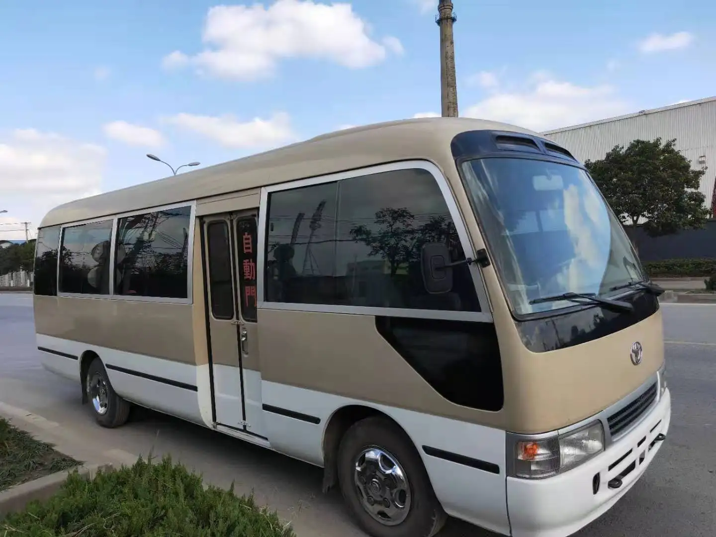 toyota coaster coach bus with left hand drive 30 seats bus used car in cheap price manual 1hz engine diesel coach passenger bus