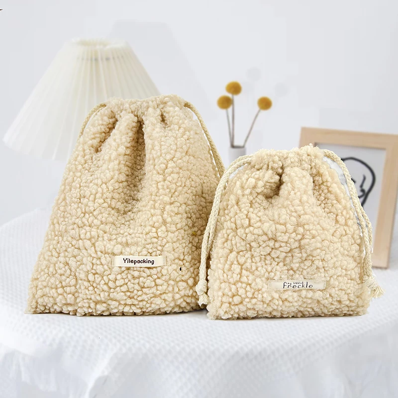 SA8000 GRS Yile Custom Fleece Drawstring Bag with Cotton Lining Sherpa Women Cosmetic Travel Pouch Favor Bags