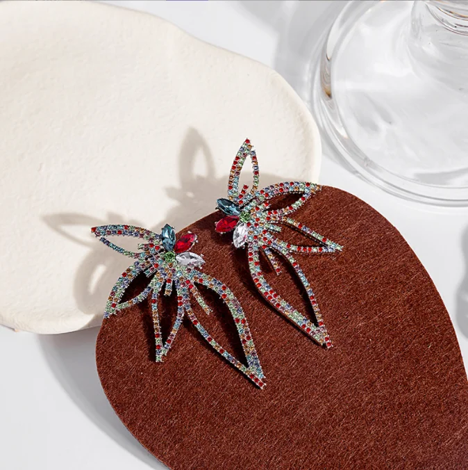 A136 New Sparkling Rhinestone Flower Drop Earrings for Women Dinner Party Wedding Accessories Fashion Luxury Jewelry