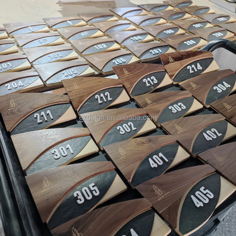 Custom Hotel and Resort Walnut Wood&Acrylic House Room Door Number Sign Name Plates for Arabic Market