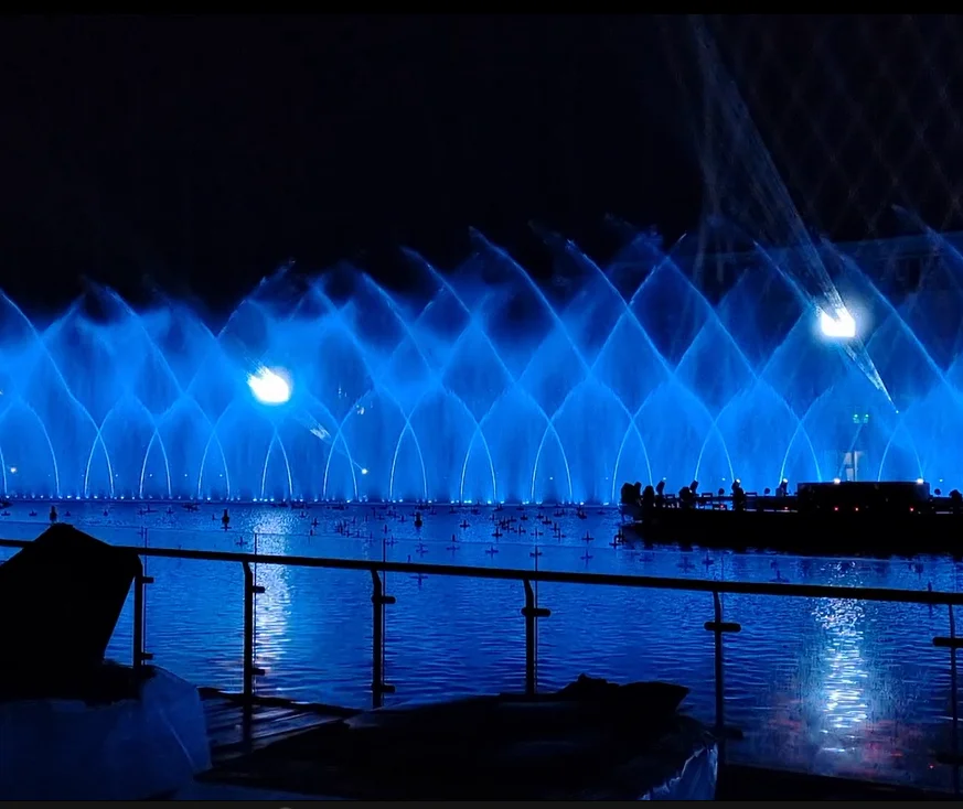 Large Scale 3D Dancing Jets Music Floating System Modern Stainless Steel Stone Water Fountain Design for River Garden Lake Park