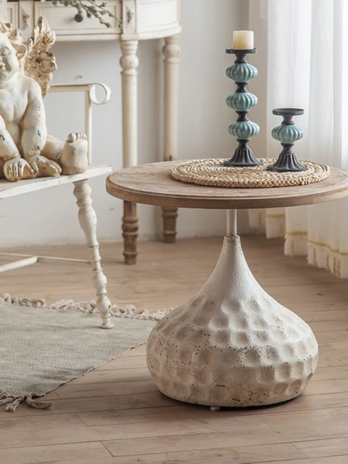 American style retro hollow small round table, homestay, coffee shop decoration, side table, living room, storage table