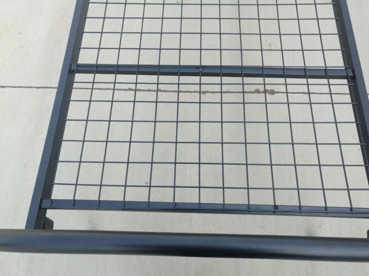 Factory Wholesale Iron Twin Size Platform Bed Frame Easy Assembly Single Bed for adults metal Bed