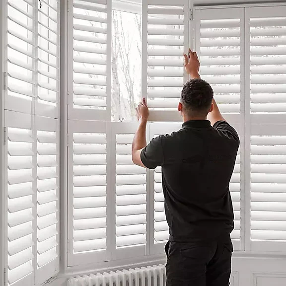 Wholesale Price Adjustable California Wooden Electric Window Plantation Shutters  Style Outdoor Plastic Shutters PVC Shutters