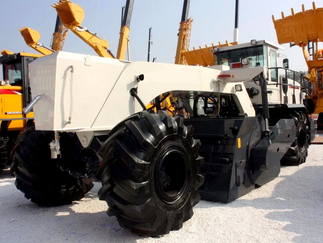 Famous Brand Road Construction Machinery XL2503 Soil Stabilizer for Civil Engineering Road Renewing