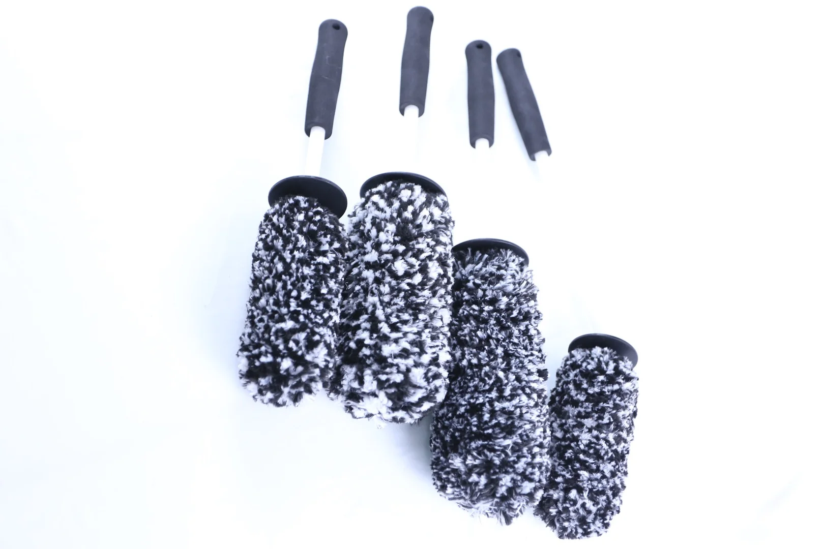 Practical And Ready To Ship Large Microfiber Car Washing Brushes With Long Handle