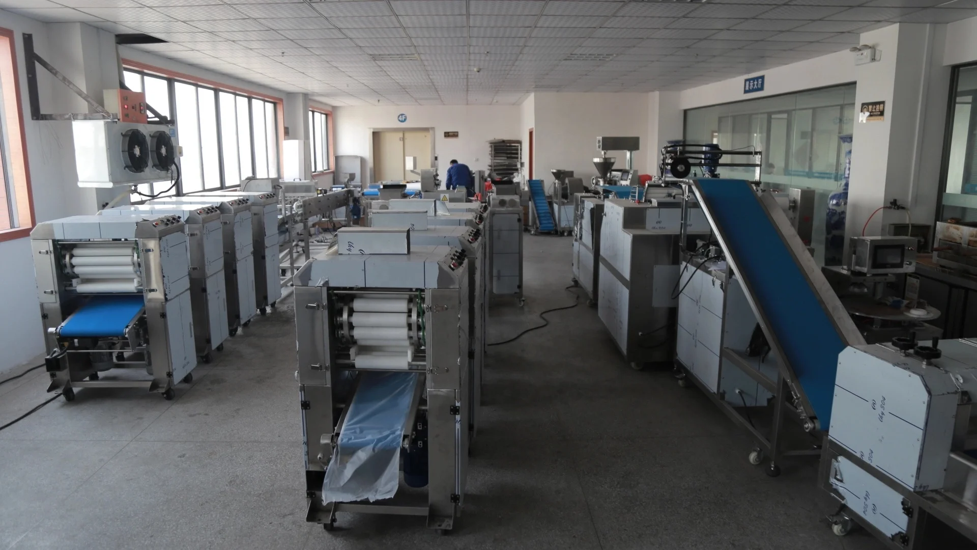 Soft Layered Parotta Making Machine Indian Fly Bread Making Machine Production Line Cheap Price