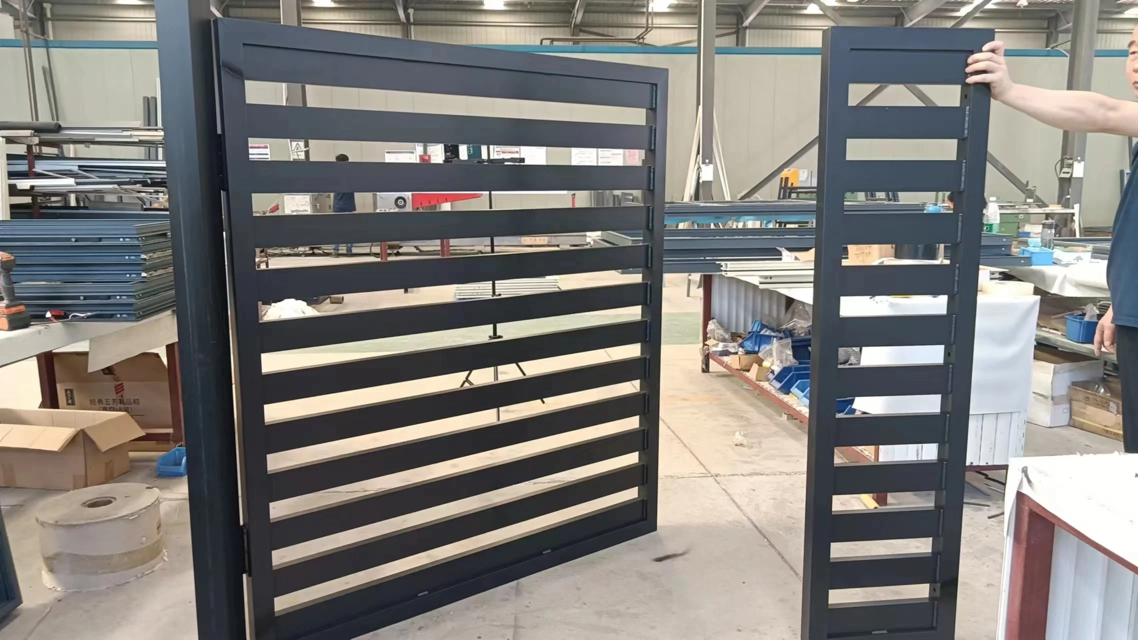 customized color size design aluminium fence railing gates