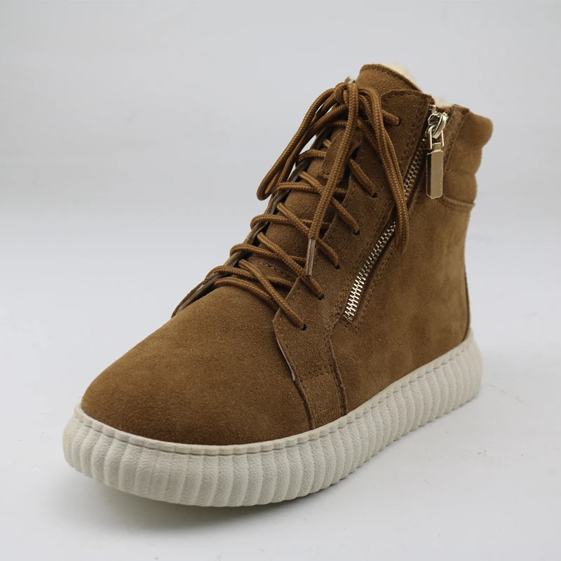 Замшевые короткие ботинки каштанового цвета на шнурках