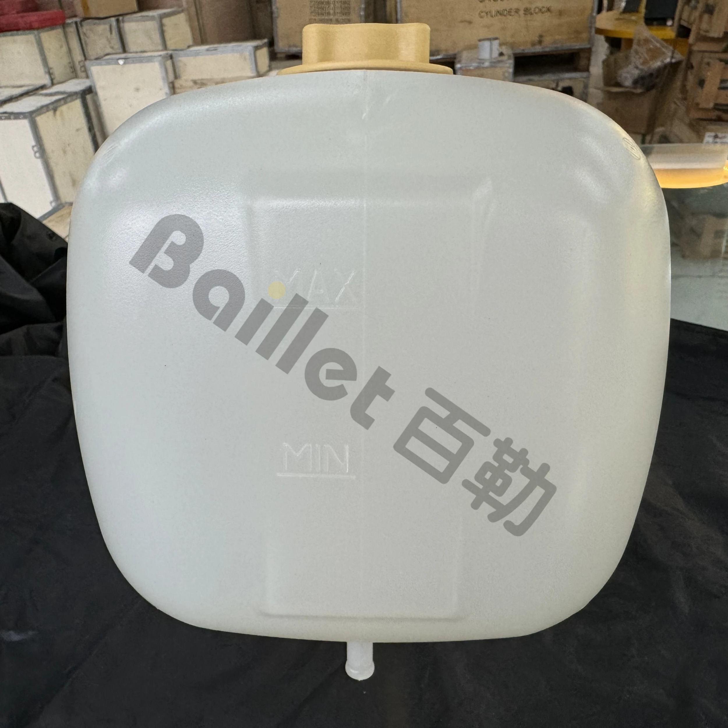 Volvo210 EC140 EC210 EC220 EC240 Excavator Water Tank VOE17214674 VOE15047209 VOE11110410 For Volvo Expansion Tank