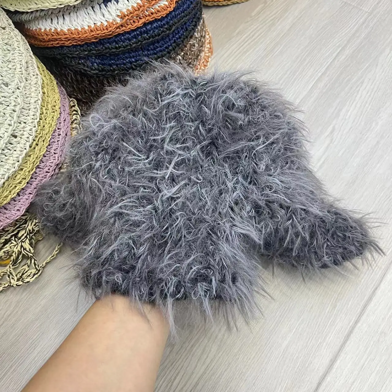 Dropship agent usa vendor winter autumn new design knitted fuzzy warmly cute women hats