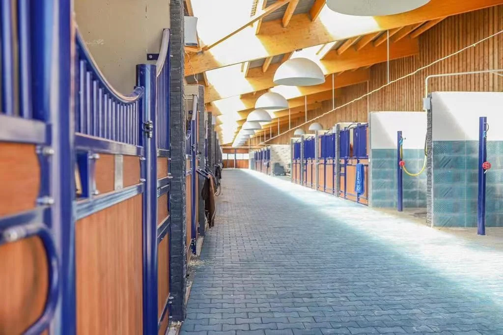 cheap horse stable with hay door and feed door