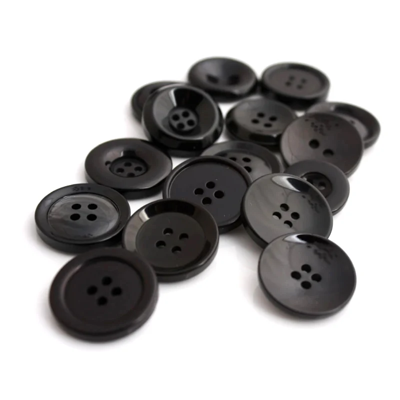 Wholesale black and white custom size plastic buttons for garment