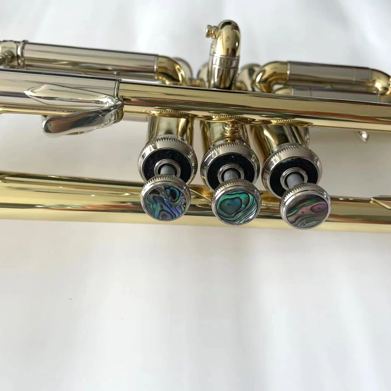 Manufacture production new model higher standard C gold lacquer trumpet