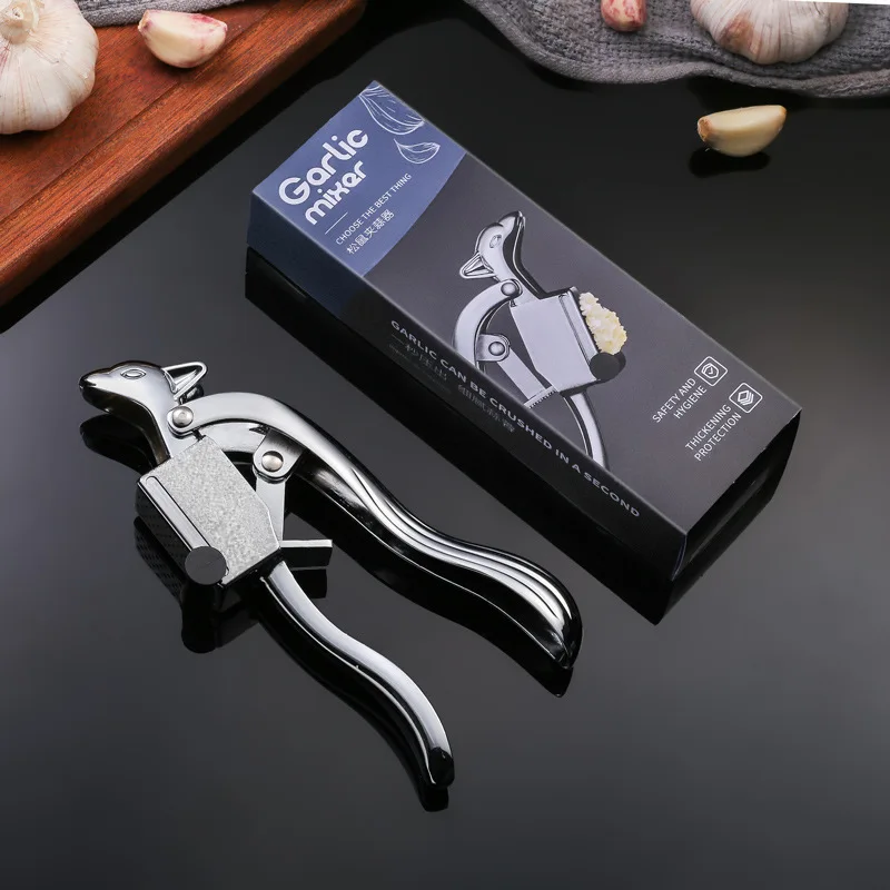 Squirrel Shaped Manual Zinc Alloy Meshed Garlic Press Ginger Mincing Kitchen Gadgets