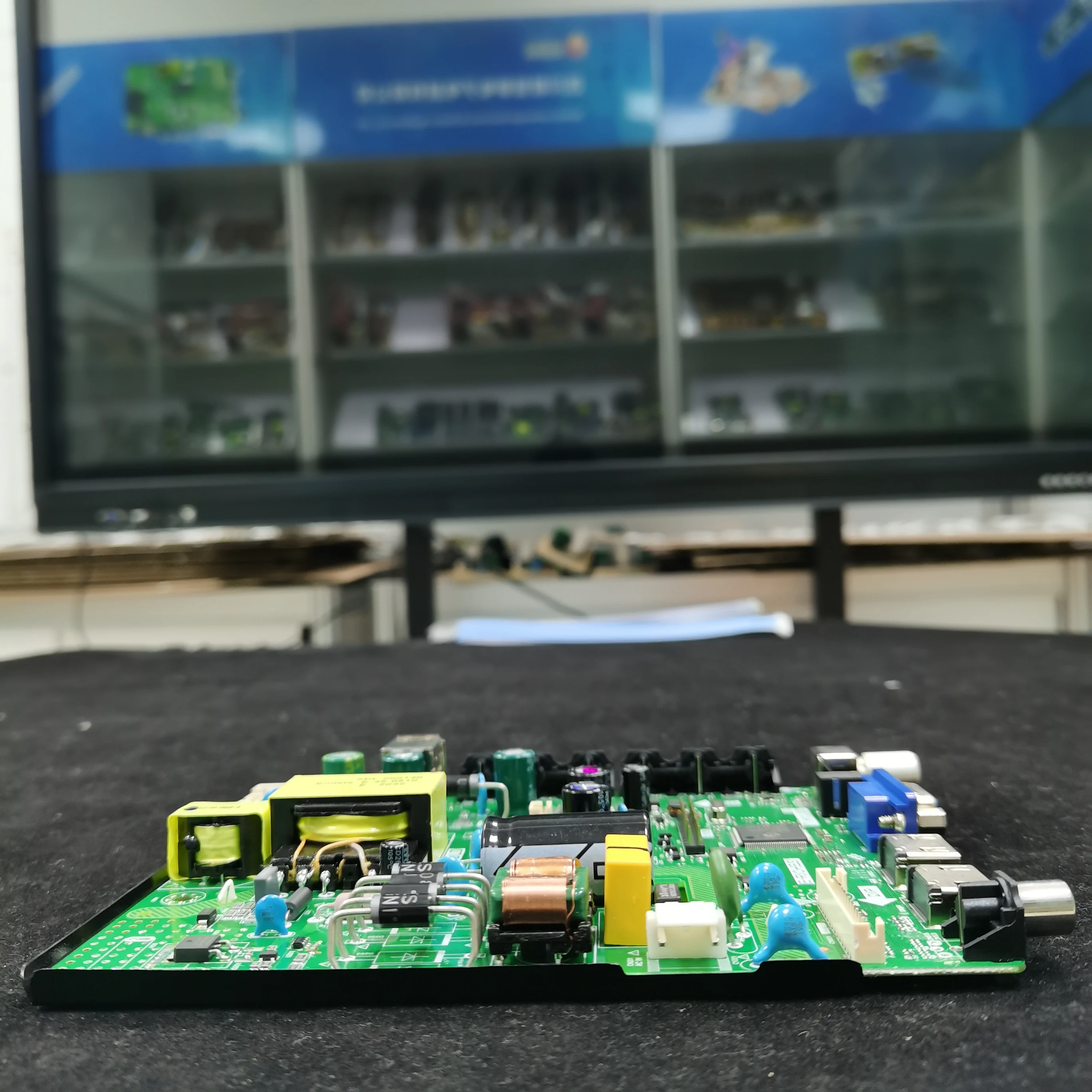 T.H11.801 high voltage 42 inches tv use 33-105V/45W  led tv mainboard universal