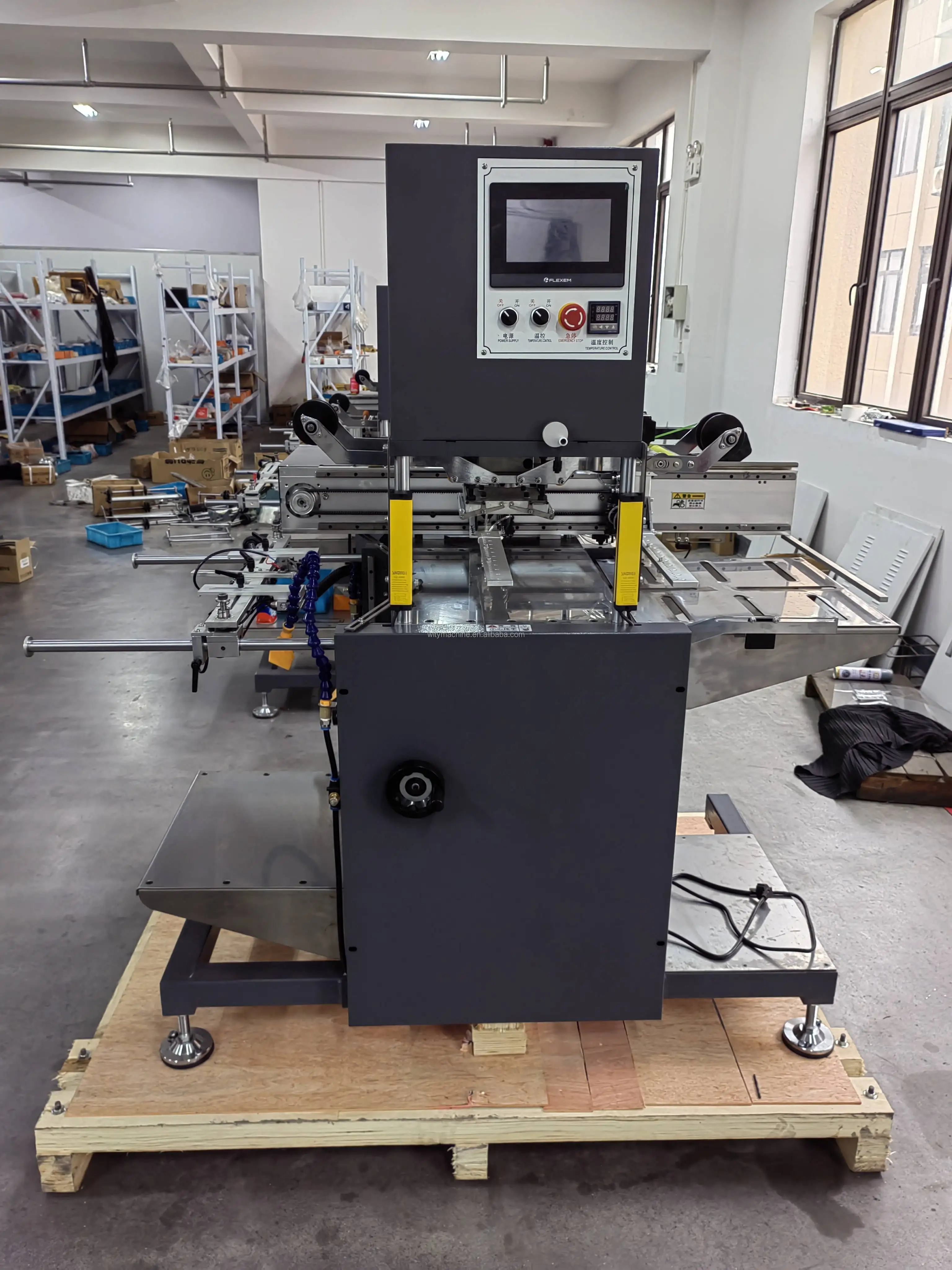 Automatic Hot Foil Stamping Machine For Paper Cardboard