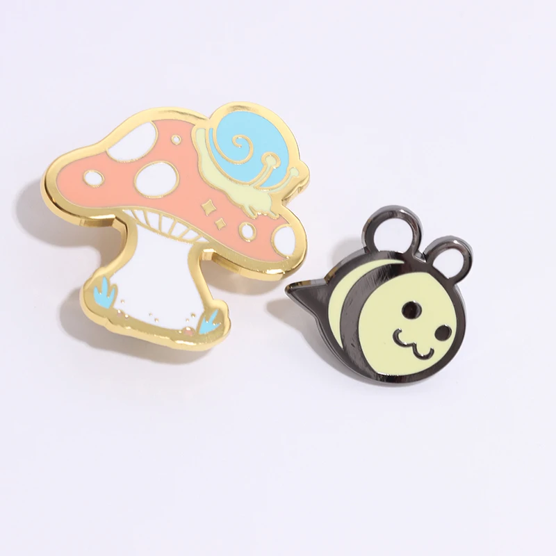 Cheap Wholesale Custom Soft Enamel Lapel Pins With Epoxy Dome Glitter Hard Enamel Pin