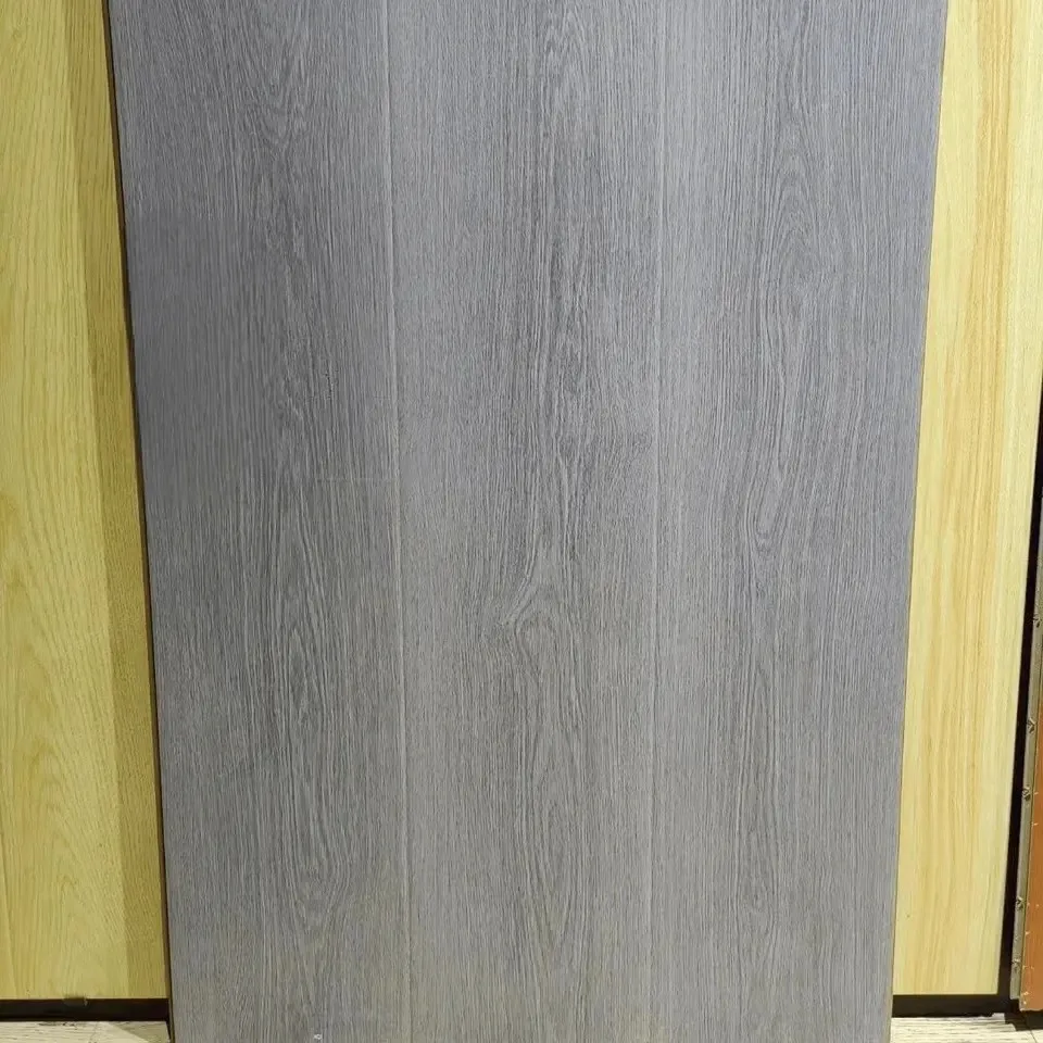 8mm to 12mm Indoor Hdf Laminate Flooring Smooth AC5 Brown laminate flooring