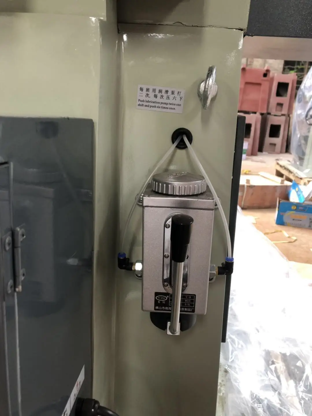 M820 manual surface grinding machine grind metal magnetic spindle using P4 precision rolling bearing