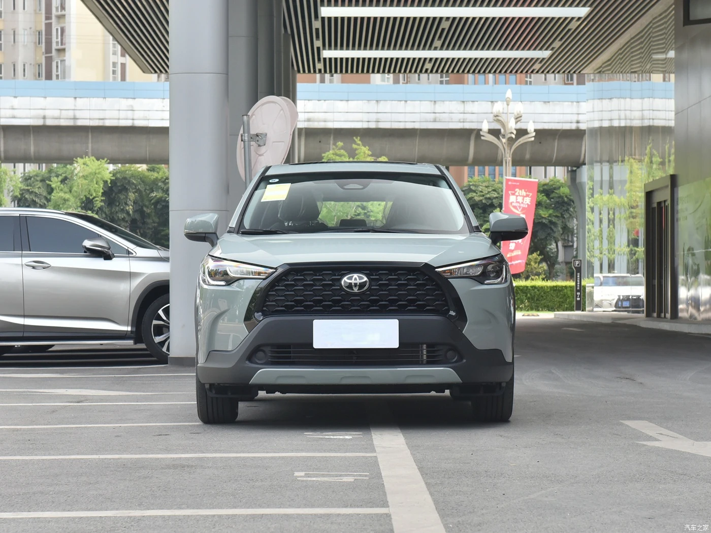 Toyotas Corollas Cross 2.0L Hybrid Dual Engine Flagship Edition 2024 Smart Hybrid Vehicle with Exceptional Fuel popular in dubai