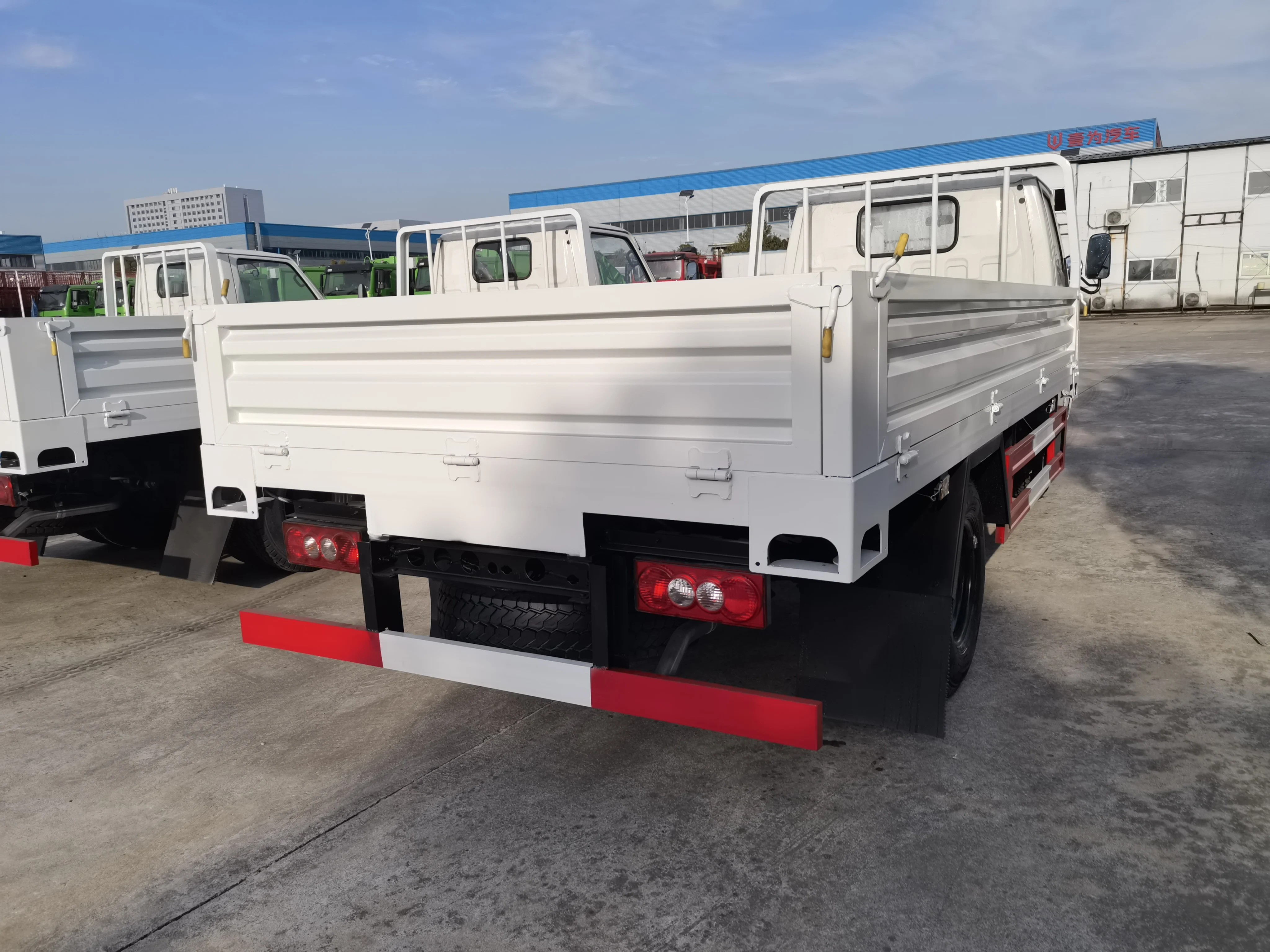 5ton Chinese small trucks isuzu 4x2 mini diesel light cargo truck