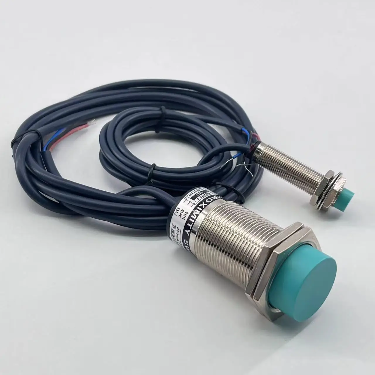Cheap Diameter 30mm Detection Distance 15mm 3-Wire Normally Open Inductive Proximity Sensor