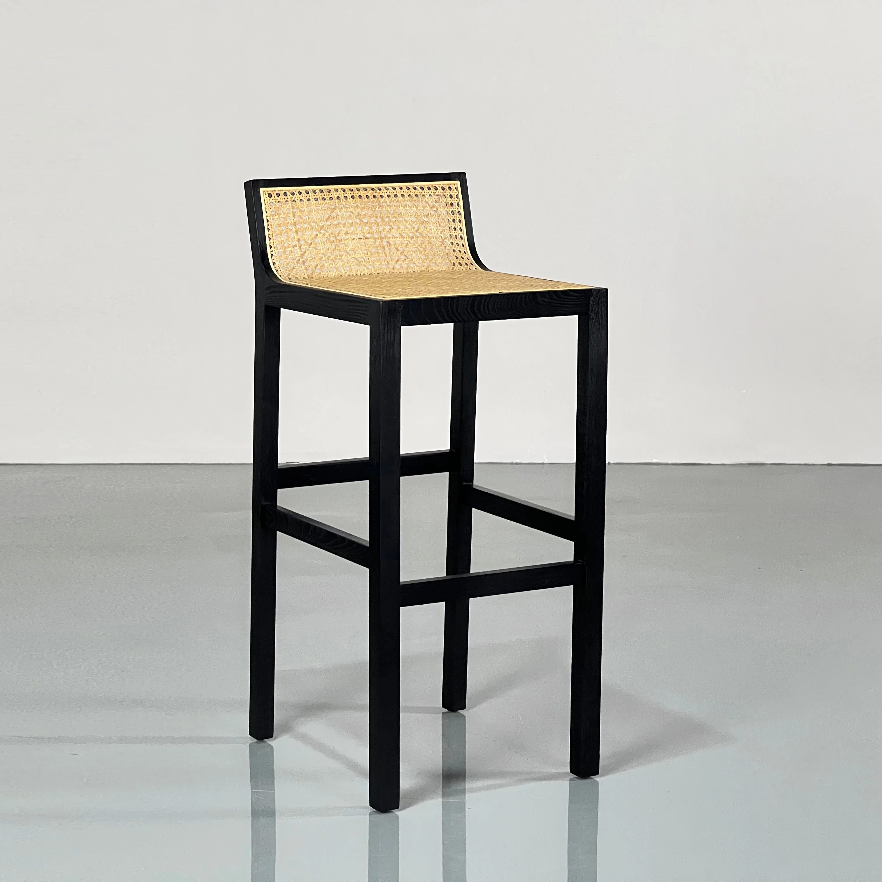 Foshan Vintage Black White Cane Rattan Back Bar Stool Wooden Chair Woven Chair Kitchen Modern Chair Restaurant Bar Counter Stool