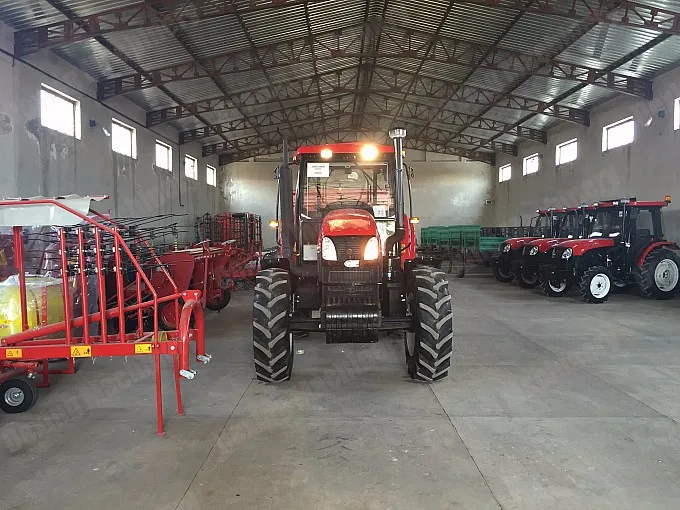 Best Chinese Quality And Price 4WD 60 hp Real YTO 604 Wheeled Tractor