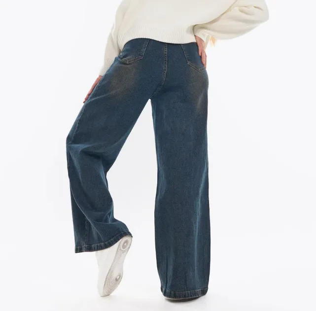 Темно-синие современные джинсы с высокой талией и широкими штанинами-бестселлер в российских интернет-магазинах