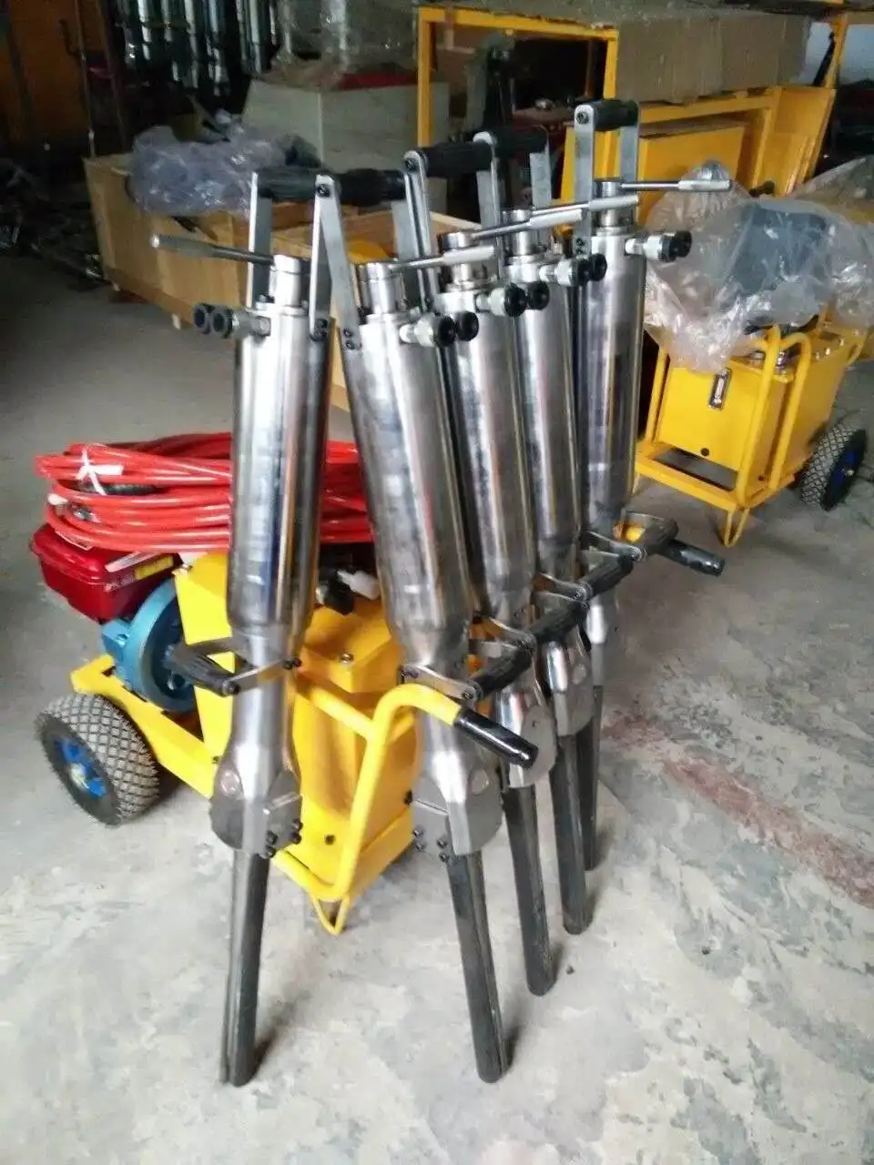 Hydraulic Rock Splitting Machine Tunnel Opening Adopts Small Rock Splitter with 250 Type 4kw Electric Pumping Station