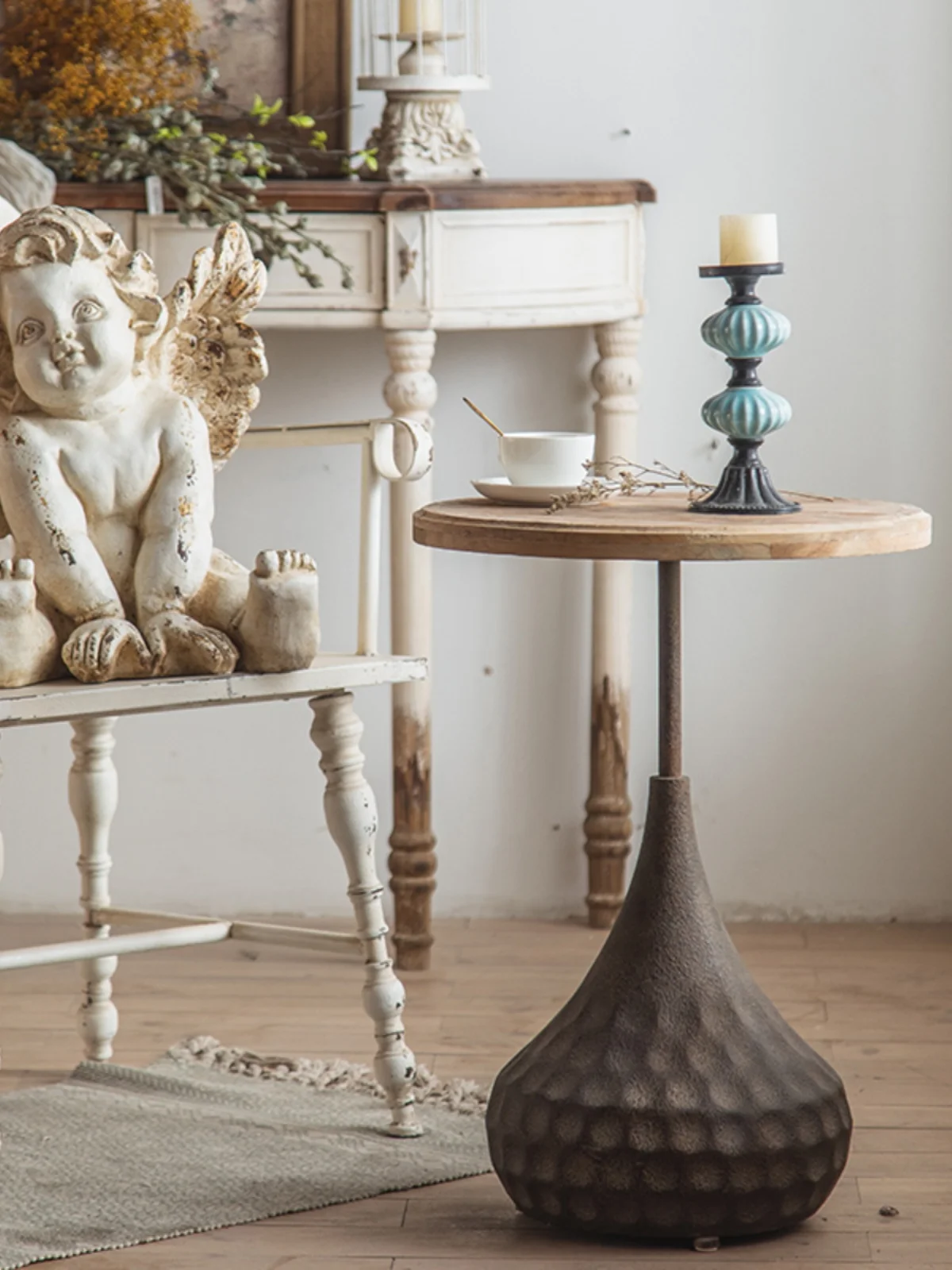 American style retro hollow small round table, homestay, coffee shop decoration, side table, living room, storage table