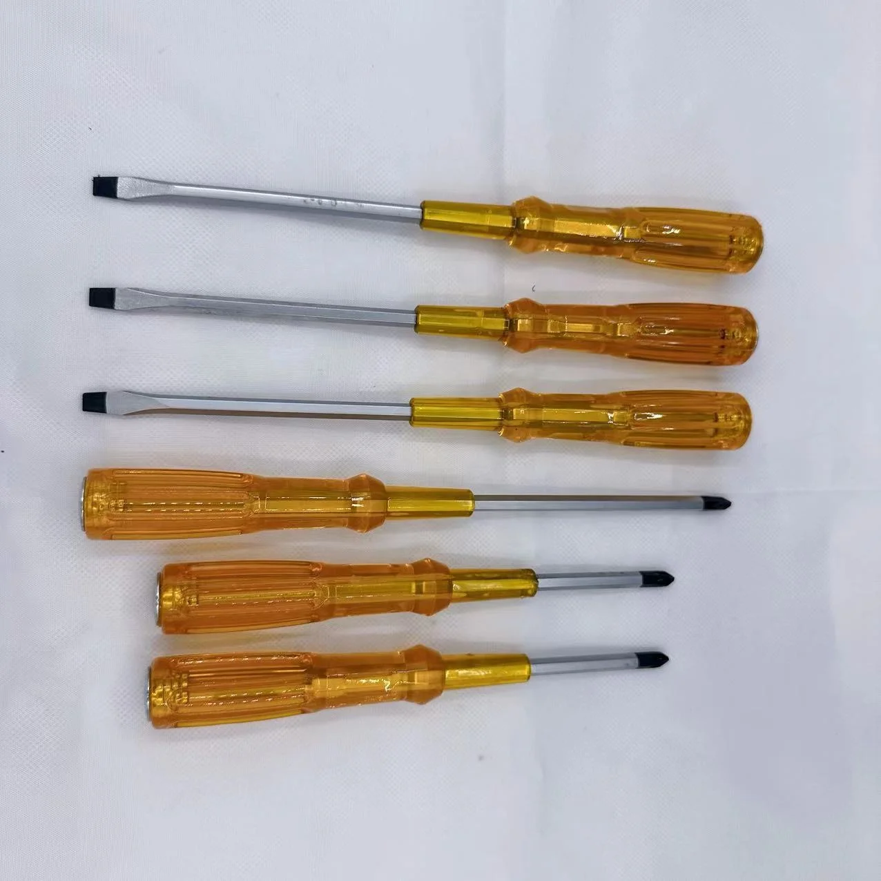 Transparent multi-purpose screwdriver with gourd handle