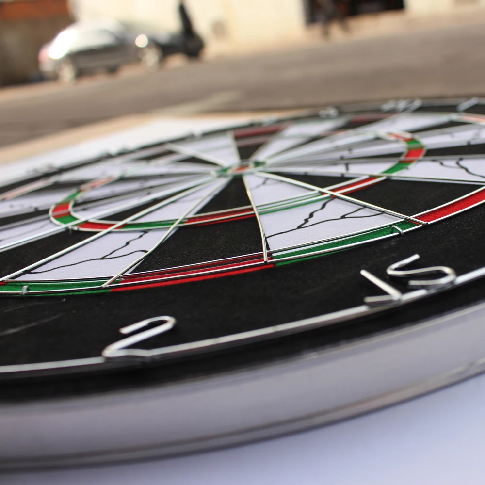 Hot Selling Durable Fall Proof Indoor Entertainment Toys Training Professional Dart Set