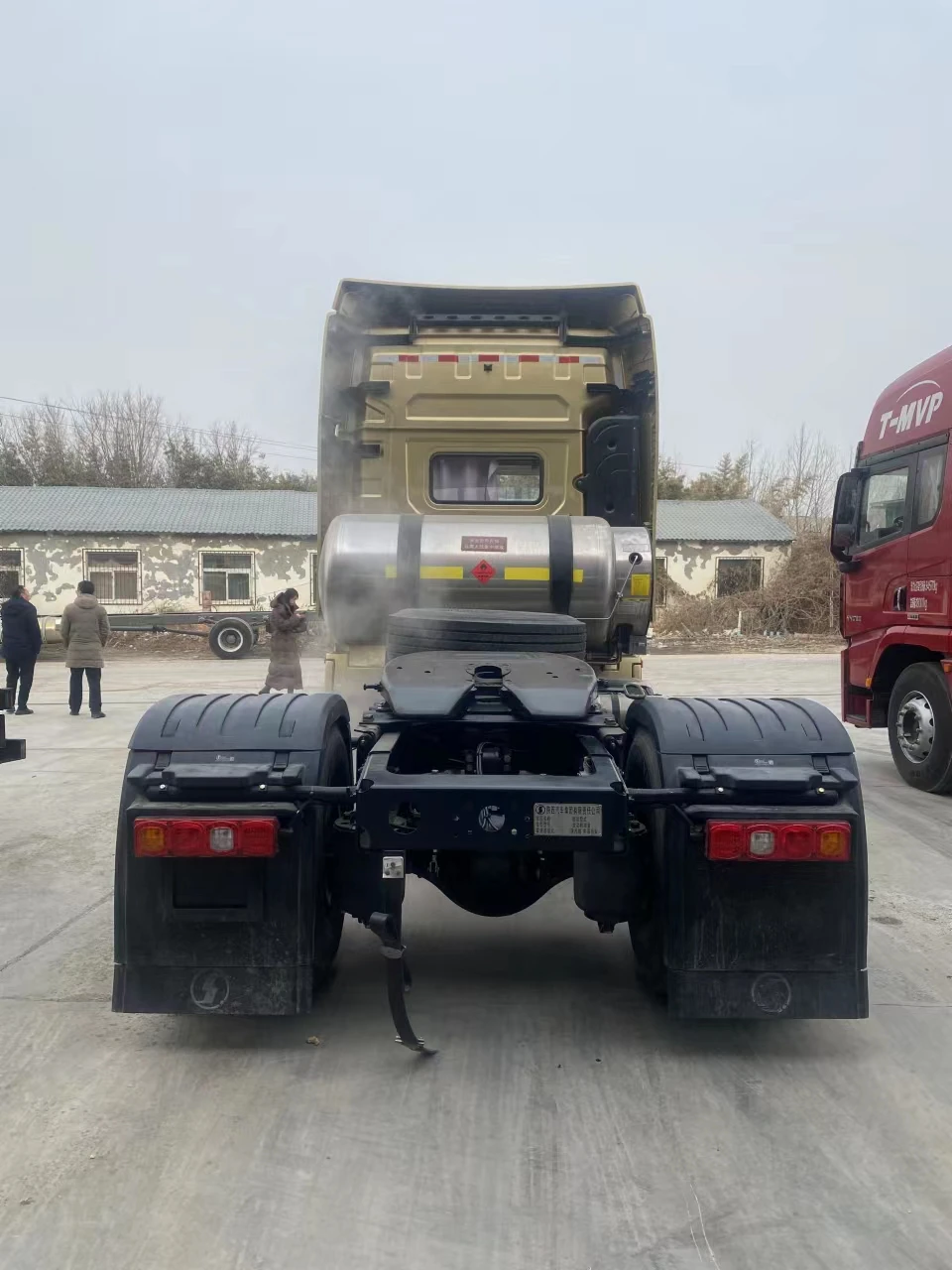 SHACMAN F2000 4x2 тягач с двигателем weichai мощностью 340 л.с.
