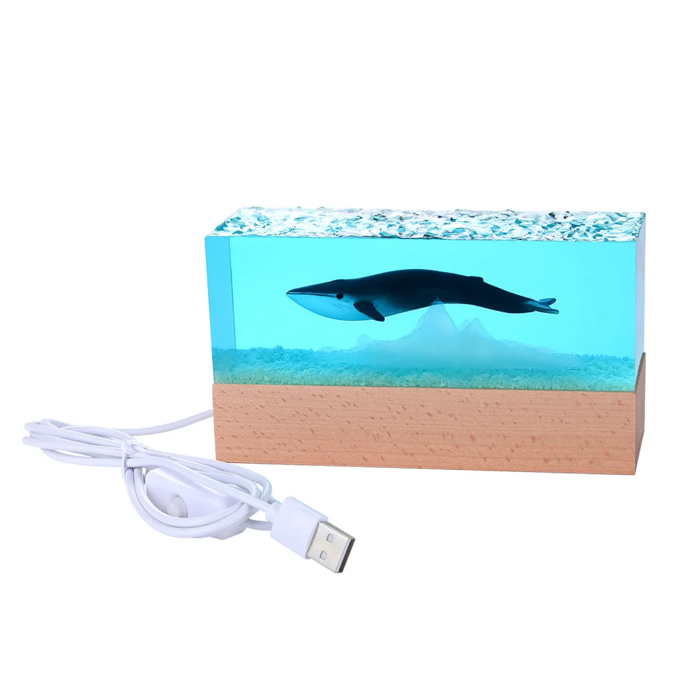 Marine Whale Cube Decoration Clear Epoxy Resin Cube Lamp  With Wooden Base For Holiday Christmas Gifts