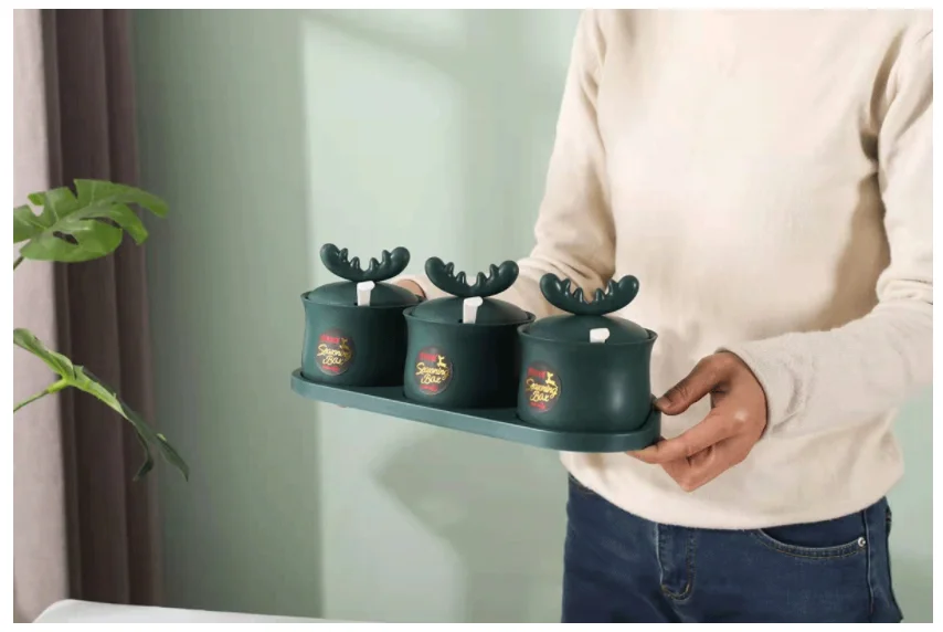 wholesales Kitchen Deer Design Plastic Spices jars Set with Lid and Spoon