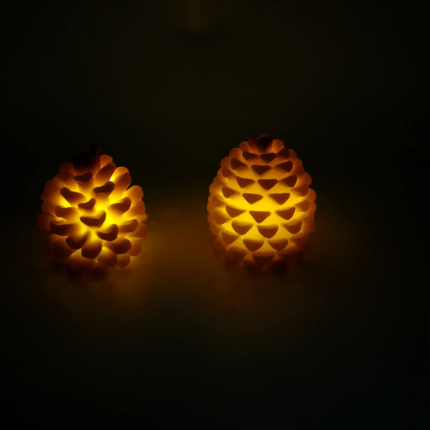 White Battery Operated LED Flameless  Lighted Flickering Pine Cone  Candle  ues for Christmas