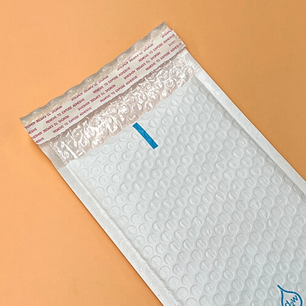 Wholesale Lightweight Logo Printing Glossy Aluminum Foil Custom Black White bubble mailer Metallic Bubble Mailer