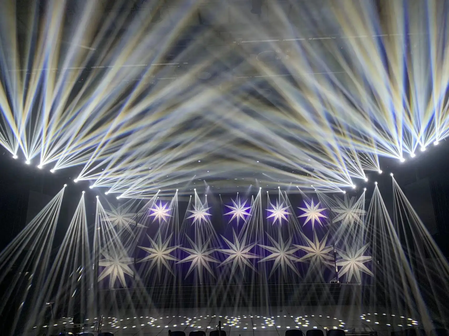 Mingkai Light Weight Mini Stage Light 230W Bulb Heat Resistant Moving Head Beam Light for KTV DJ Club Party Event