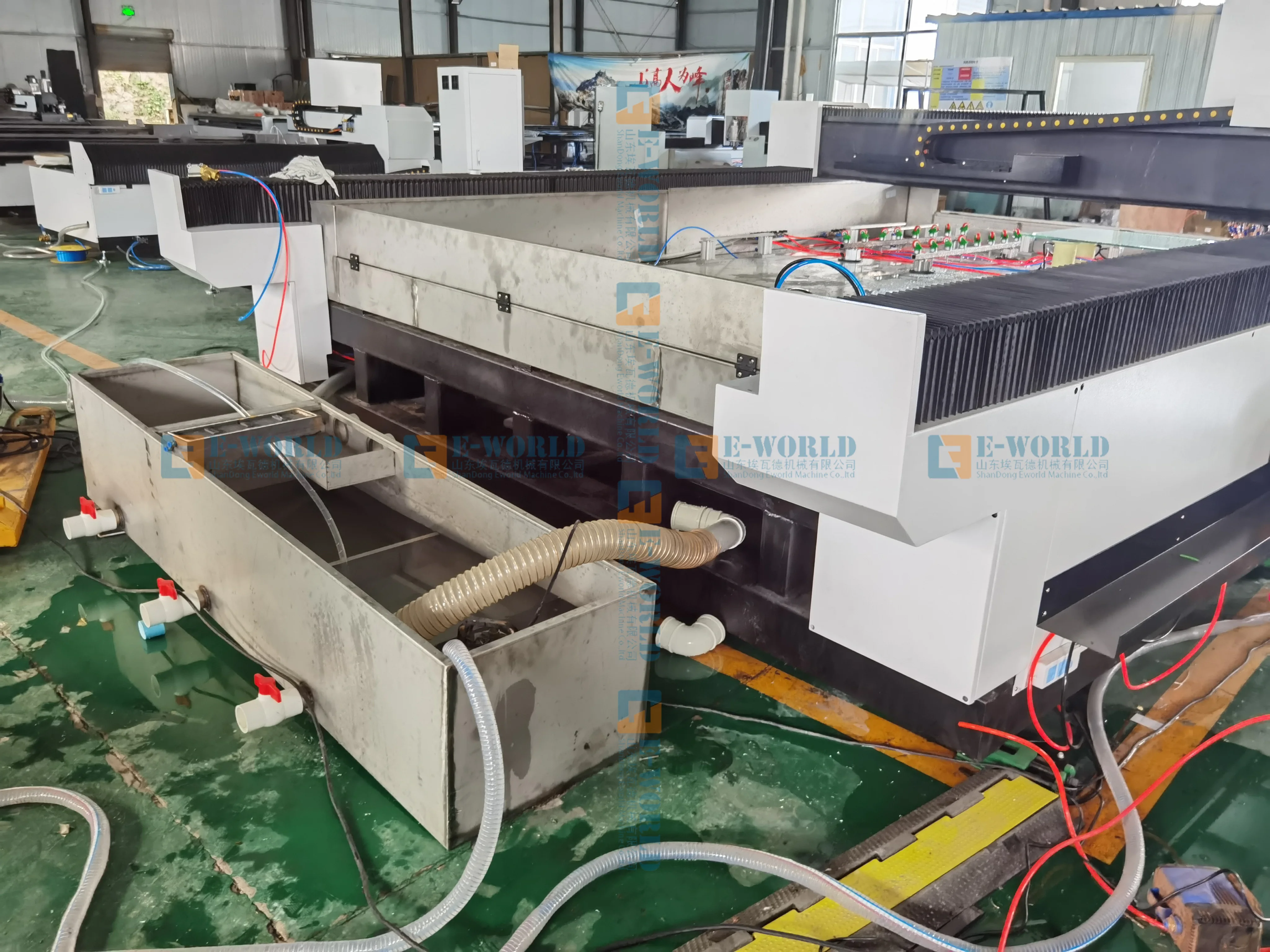 CNC Glass Processing Center Glass Drilling Milling Grinding Hinge Hole Drilling Ground Spring Hole Punching