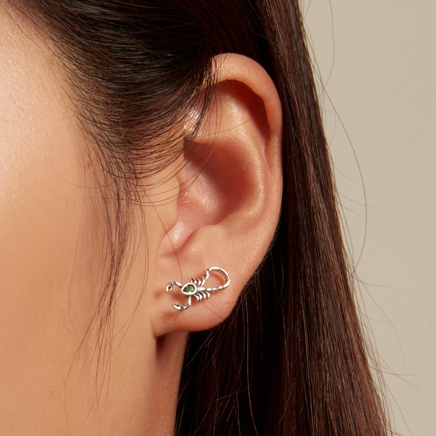 925 Sterling Silver Green Zircon Scorpion Stud Earrings for Women Original Design Animal Earrings Fine Jewelry SCE1555